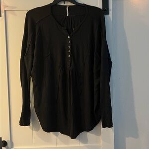 Free People perfect oversized black top (L)